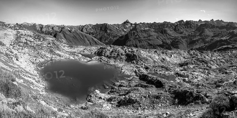Mountain panorama over Laufbichlsee, behind it the Hochvogel, 2592m, AllgÃ¤u Alps, AllgÃ¤u, Bavaria, Germany