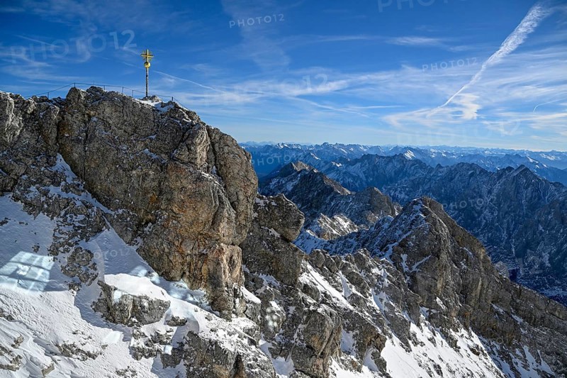 Zugspitze summit cross (2962 m), in the background the Wetterstein Mountains, Grainau municipality, Garmisch-Partenkirchen district, Bavaria, Germany