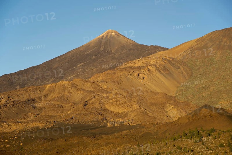 Europe, Spain, Canary Islands, Tenerife, Teide National Park, panorama from Mirador de Chio to Pico de Teide, 3718m
