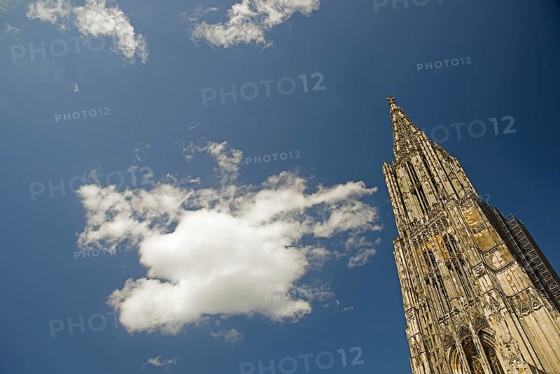 Ulm MÃ¼nster church, Ulm Minster, 161.53m, tallest church tower in the world, MÃ¼nsterplatz square, Ulm, Baden-Wurttemberg, Germany
