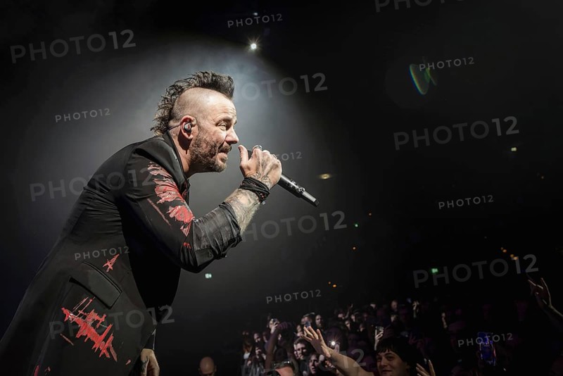 Singer Adam Gontier from Three Days Grace live on tour 25 at Berlin's Tempodrom on 19.11.2025