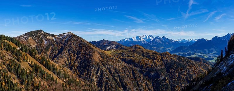 View from Trattberg Alm to Alpbichlalm and Dachstein Massif, Autumn, Osterhorn Group, Salzkammergut, Province of Salzburg, Austria