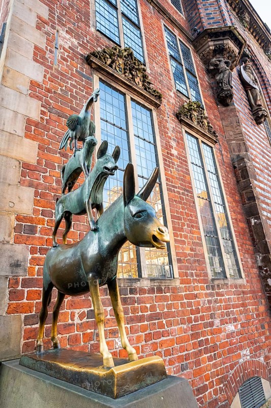 Town Musicians of Bremen, bronze sculpture, artist Gerhard Marcks, Bremen, Germany