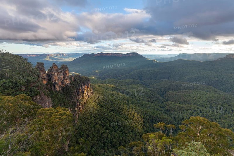 Evening sky over the Three Sisters at Echo Point in Katoomba, Blue Mountains, New South Wales, Australia