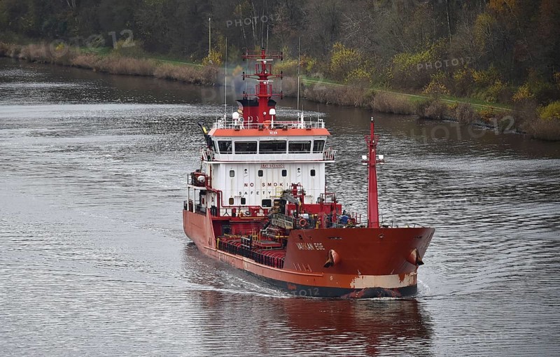 Tanker VARKAN EGE in the Kiel Canal, NOK, Kiel Canal, Kiel Canal, Schleswig-Holstein, Germany