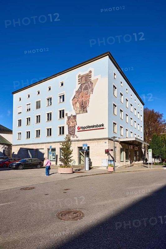 HypoVereinsbank, UniCredit Bank GmbH, residential and commercial building, car park, trees, blue sky, cloudless, Bahnhofstrasse, Bad Reichenhall, Berchtesgadener Land district, Bavaria, Germany