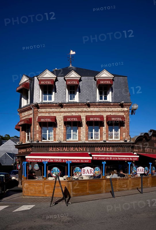 Hotel Restaurant de la tavern des Deux Augustins, Sky, blue, Étretat, Normandy, Seine-Maritime, France