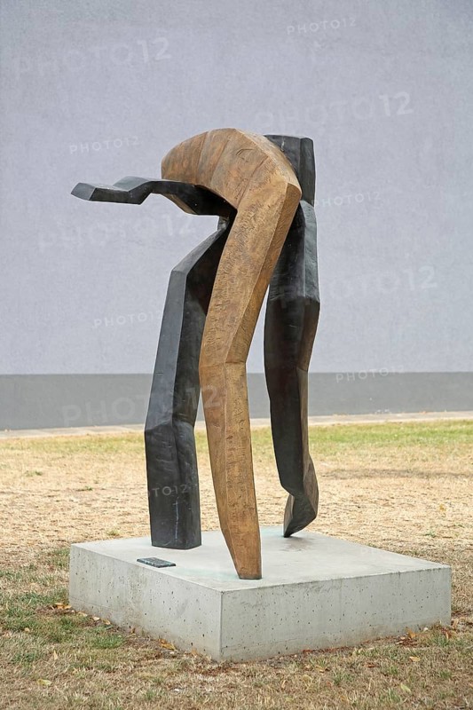 Sculpture Apocalyptic Dance by Beate Debus, Modern art, Abstract art, two, figures, movement, moving, intertwined, together, into each other, bars, beams, apocalyptic, spa hotel, Bad Königshofen, Rhön, Lower Franconia, Franconia, Bavaria, Germany