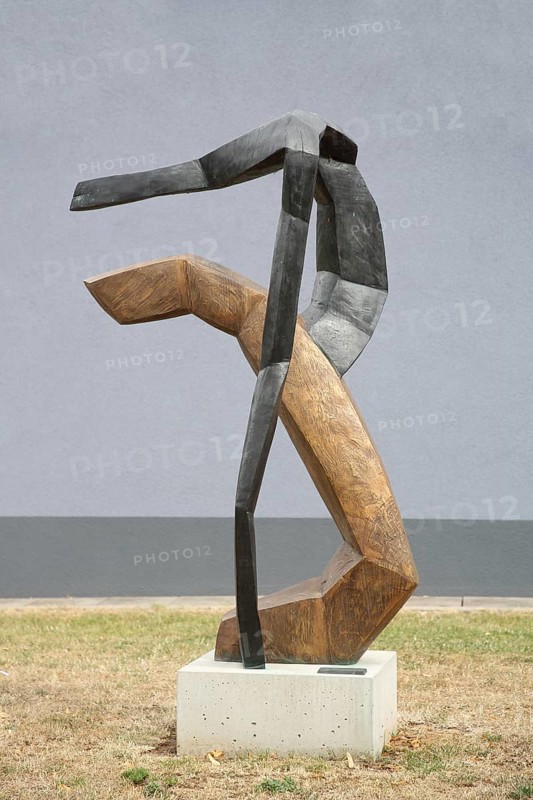 Sculpture Der Sprung by Beate Debus, Modern art, Abstract art, two, figures, jump, movement, intertwined, together, into each other, bars, beams, spa hotel, Bad Königshofen, Rhön, Lower Franconia, Franconia, Bavaria, Germany