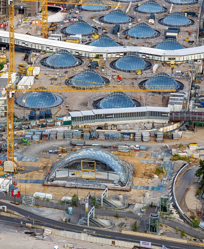 Glass entrance portal to the future Stuttgart main station. Stuttgart 21 construction site, where the new through station is being built. Stuttgart, Baden-Württemberg, Germany