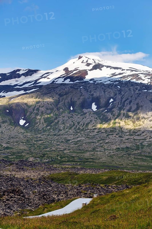 Snow-covered volcano Snæfellsjökull, Snäfellsjökull, Snaefellsjökull glacier, spring clouds, Snæfellsnes peninsula, Iceland