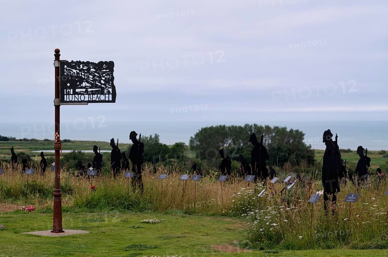 Installation, Juno Beach sign, Standing with Giants, honours the victims of the fallen British soldiers by personification, British Normandy Memorial, war memorial, Ver-sur-Mer, D-Day, Operation Overlord, Gold Beach, Normandy, Calvados, France