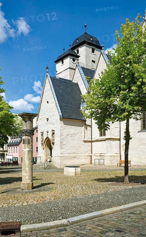 Memorial column for Oskar Brüsewitz, pastor who self-immolated in 1976 in protest against the policies of the SED of the GDR, self-immolation, St Michael's Church, Zeitz, Saxony-Anhalt, Germany