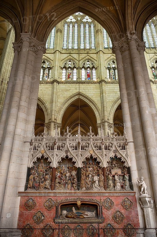 Interior view, tomb of St Adrien of Hénencourt, Cathédrale Notre-Dame d'Amiens, Amiens, Somme, France