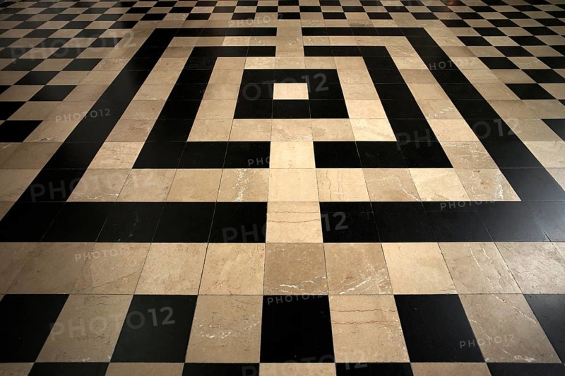 Interior view, floor labyrinth, Cathédrale Notre-Dame d'Amiens cathedral, Amiens, Somme, France