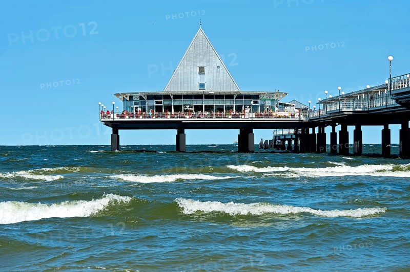 Heringsdorf pier, Ostseeheilbad Heringsdorf, Usedom Island, Mecklenburg-Vorpommern, Germany