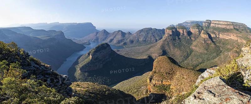 Evening mood at the Blyde River Canyon with Three Rondawels peak, view of the canyon with the Blyde River and Table Mountains, canyon landscape, Panorama Route, Mpumalanga, South Africa