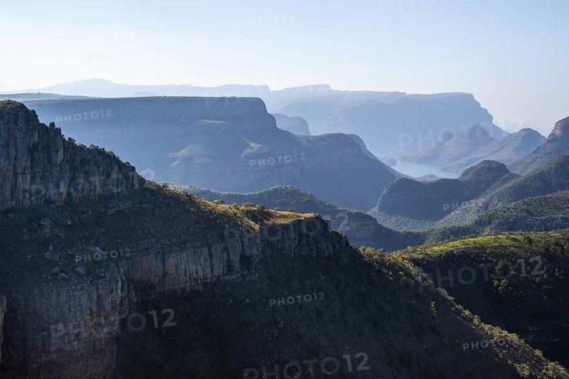 View of the Blyde River gorge, Lowveld Viewpoint, in the evening light, canyon landscape, Blyde River Canyon, Panorama Route, Mpumalanga, South Africa