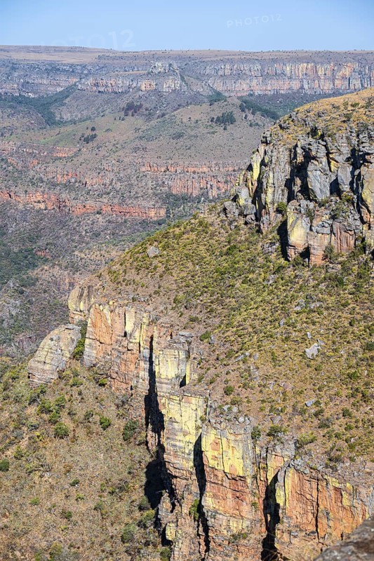 Cliffs at the gorge of the Blyde River, Lowveld Viewpoint, in the evening light, canyon landscape, Blyde River Canyon, Panorama Route, Mpumalanga, South Africa