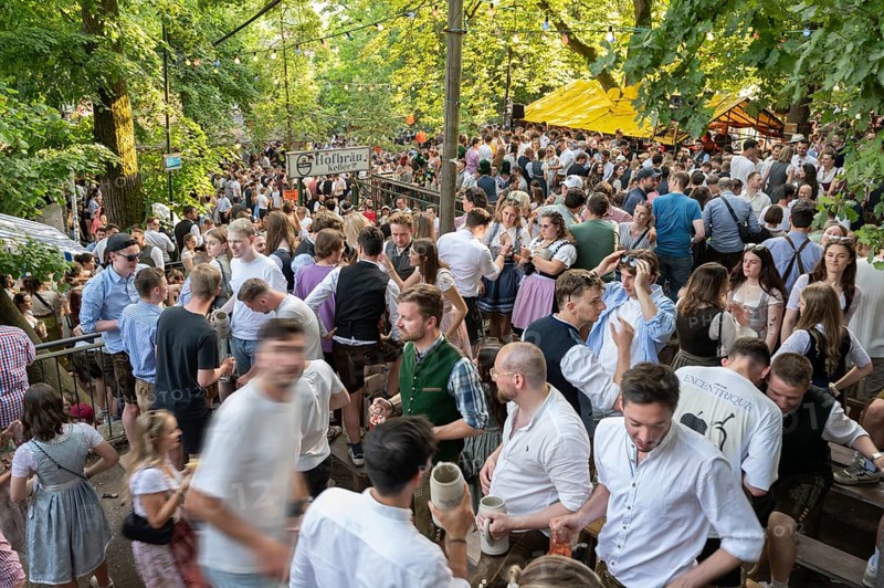 Party mile at the Erlangen Bergkirchweih, traditional twelve-day folk festival, Erlangen, Middle Franconia, Bavaria, Germany
