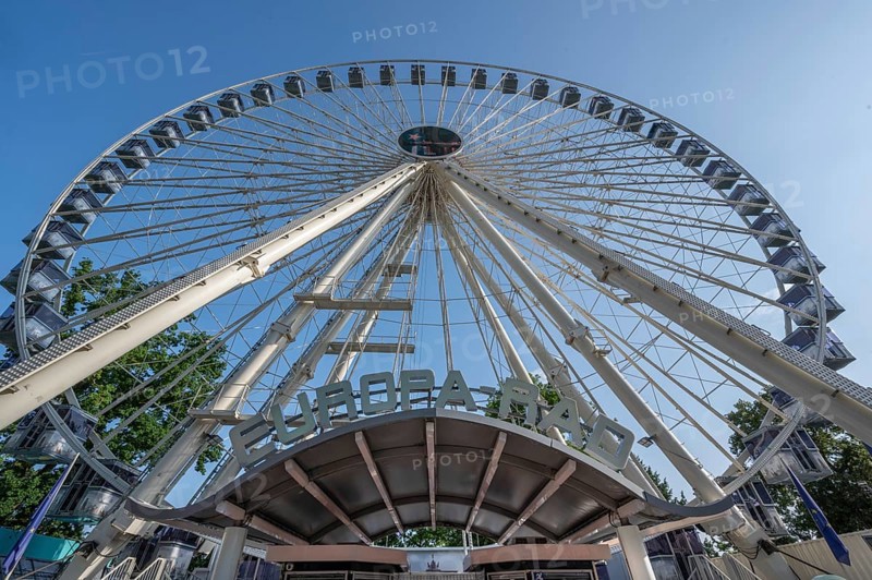 Ferris wheel at the Erlangen Bergkirchweih, traditional twelve-day folk festival, Erlangen, Middle Franconia, Bavaria, Germany