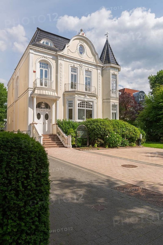Living in the Schwachhausen district, façade of a Wilhelminian style villa with corner tower, architecture, ornamentation, staircase, car park, Hanseatic city of Bremen, Germany