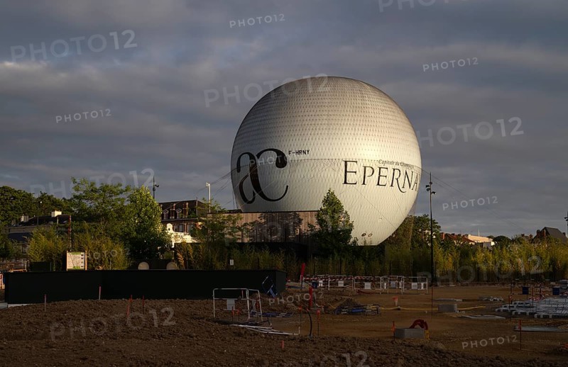 Balloon captiv, captive balloon, observation deck, Épernay, Champagne, Marne, France