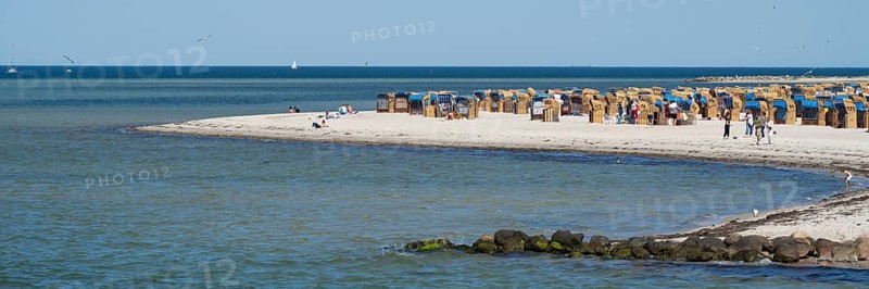 Beach chairs on the sandy beach, Laboe, Baltic seaside resort, fjord, Baltic Sea, North Frisia, Schleswig-Holstein, Germany