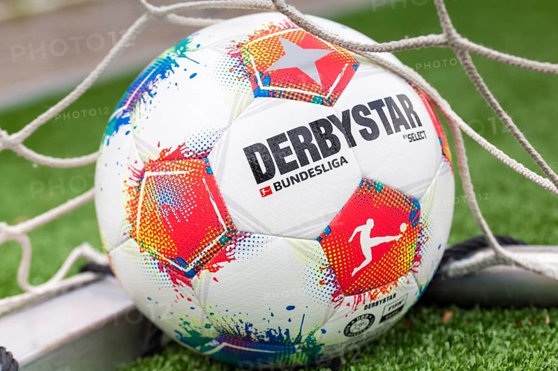Close-up of the 2025/26 Bundesliga match ball (symbolic image)