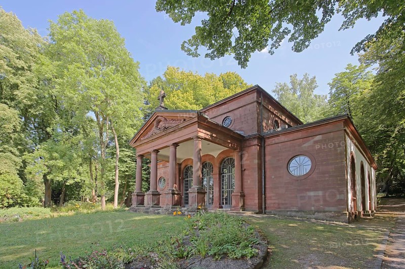 Carolinensaal built in 1763, building with columns and cross, Alter cemetery, Pirmasens, Rhineland-Palatinate, Germany