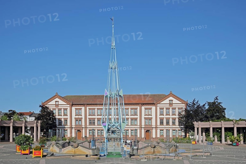 New town hall built in 1879 and fountain with obelisk, arcade, parade ground, Pirmasens, Rhineland-Palatinate, Germany