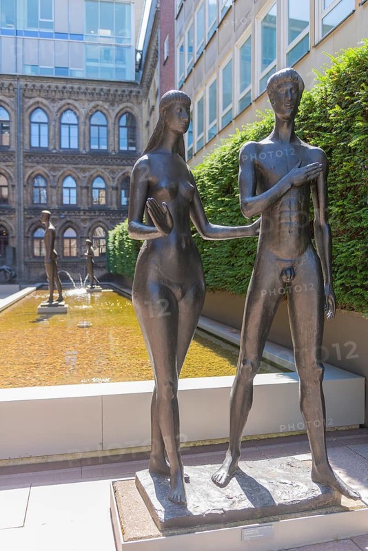 Sculpture Prima Vera in the sculpture garden of the Bremen Parliament with works by the sculptor Gerhard Marcks (1889-1981) Man and woman naked, fountain, green area, Old Town, Free Hanseatic City of Bremen, Germany