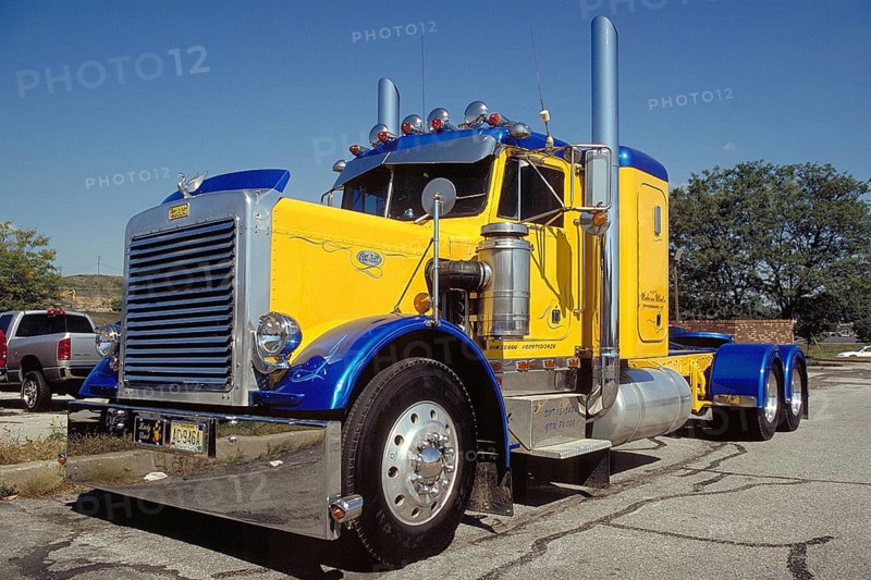 Yellow, blue American truck, New Jersey, USA