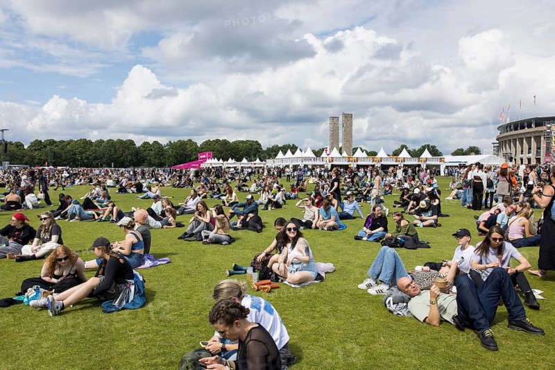 Overview of the meadow at the Lollapalooza Festival in the Olympiastadion and on the Maifeld, Berlin, 13.07.2025
