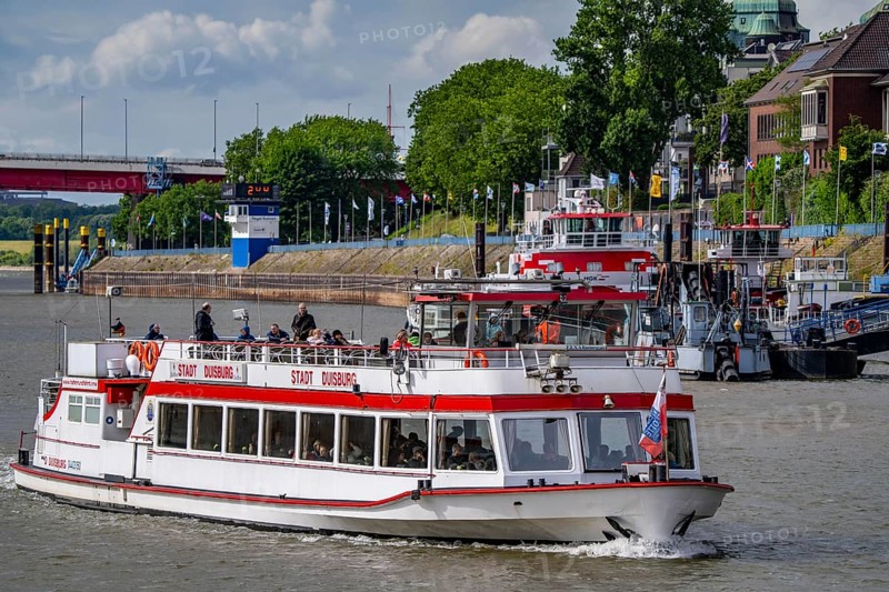 Harbour cruise, ship Rheinfels, on the Rhine near Duisburg, North Rhine-Westphalia, Germany