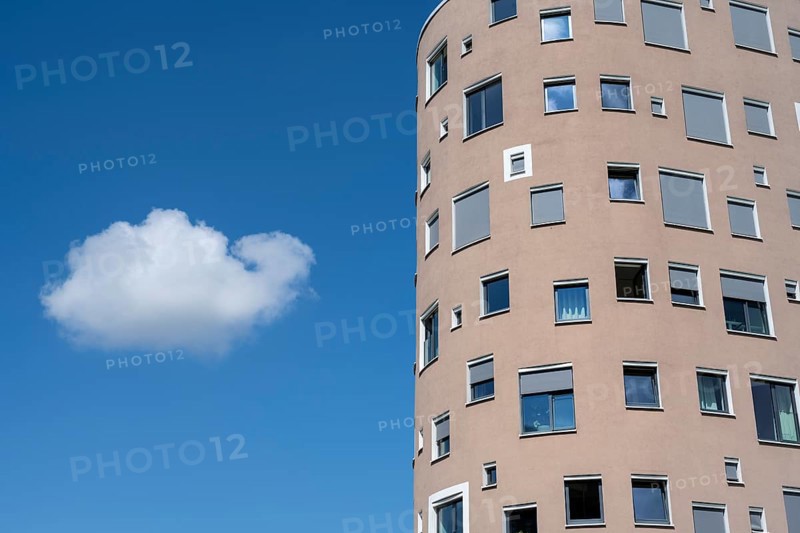 Hausfassade mit vielen unterschiedlichen Fenstern, Detailansicht, GZT Gästehaus der Universitätsklinik Tübingen, moderne Architektur, Baden-Württemberg, Deutschland