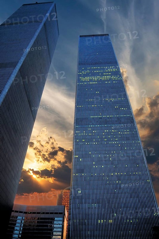 Towers of the World Trade Center in the evening sky, 9 September 2000, one year in front of the destruction, New York City, USA