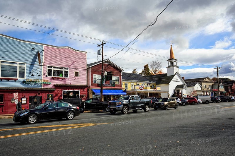 Main street in North Conway village, shopping, Kancamagus Highway, White Mountain, New Hampshire, New England, USA