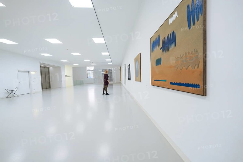 Wide-angle view of a gallery exhibition with a minimalistic atmosphere, Schauwerk, Sindelfingen, Germany