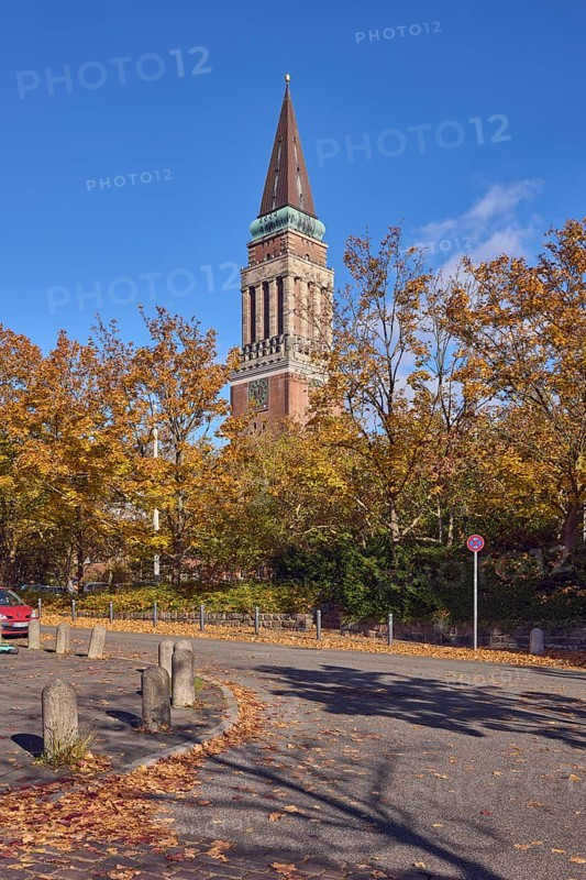 Town Hall Tower, sidewalk, barrier bollard, road, curve, traffic sign absolute stopping, trees, autumn leaves, blue sky, cumulus clouds, Waisenhofstraße, Kiel, state capital, district-free city, Schleswig-Holstein, Germany