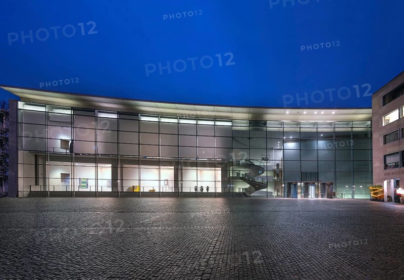 Neues Museum, State Museum of Art and Design in the evening, Luitpoldstr. 5, Nuremberg, Middle Franconia, Bavaria, Germany