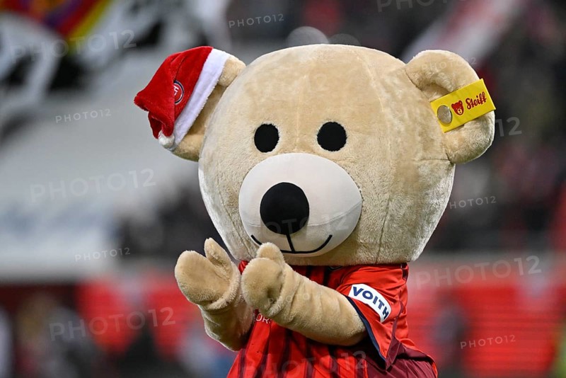 Mascot Paule 1. FC Heidenheim 1846 FCH with Santa hat, Voith-Arena, Heidenheim, Baden-Württemberg, Germany