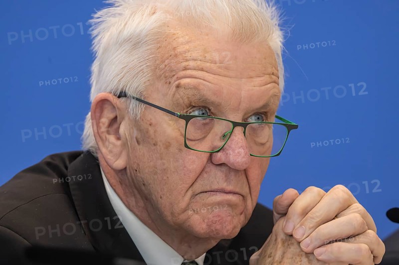Prime Minister Winfried Kretschmann (Greens) . Portrait. Special meeting of the Stuttgart 21 Steering Committee Stuttgart, Baden-Württemberg, Germany