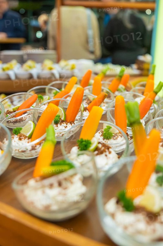 Glasses with decorative carrot garnish, elegantly placed for guests, Christmas party Dekra Congresshotel Wart, Calw district, Germany