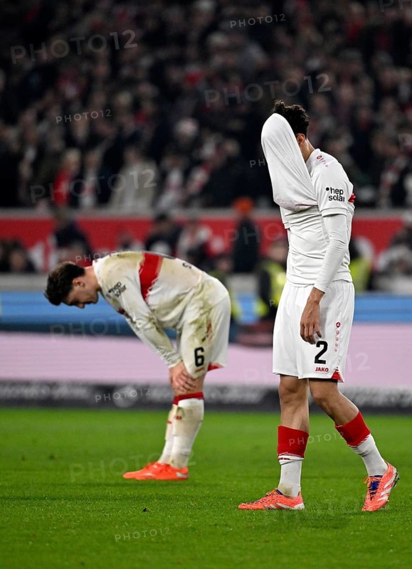 Disappointment at Ameen Al-Dakhil VfB Stuttgart (02) jersey over head, Angelo Stiller VfB Stuttgart (06) disappointed, MHPArena, MHP Arena Stuttgart, Baden-Württemberg, Germany