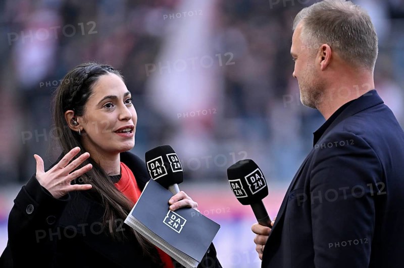 DAZN presenter reporter Ann-Sophie Kimmel interviewed Mikrophon Mikro Logo with Sports Board Fabian Wohlgemuth VfB Stuttgart gesture mhpArena, MHP Arena Stuttgart, Baden-Württemberg, Germany