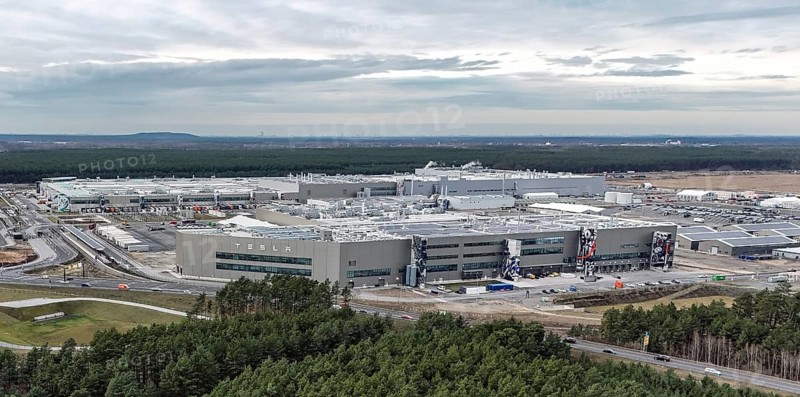 Tesla Gigafactory, Grünheide, 19.12.2025, Grünheide, Brandenburg, Germany