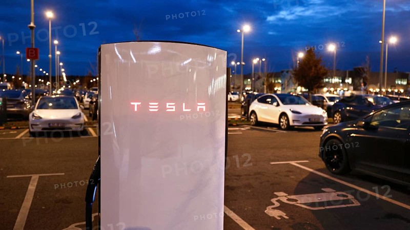 Super Charger charging station at the Tesla Gigafactory, Grünheide, 19.12.2025, Grünheide, Brandenburg, Germany