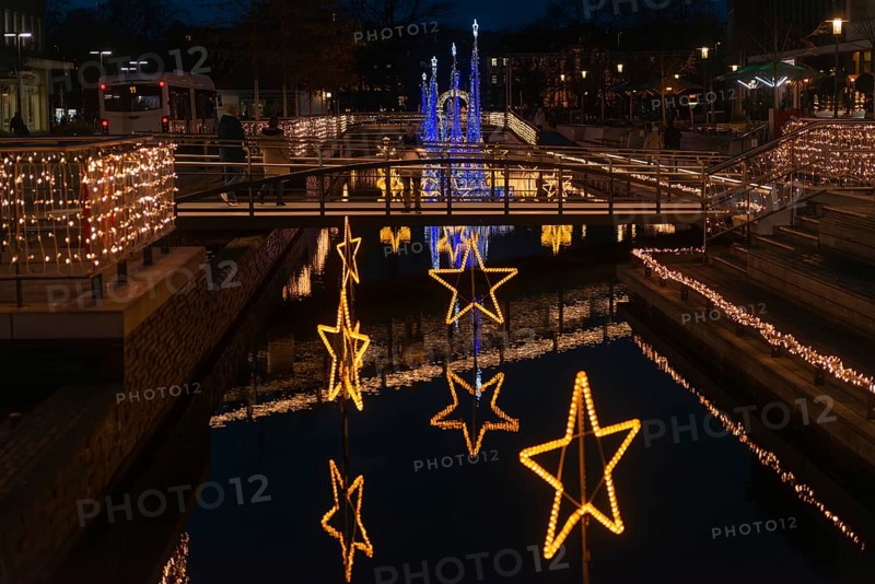 Christmas decoration in Kiel am Holstenfleet, Kleiner Kiel Canal, city center, Christmas, lighting, lights, sailboats, stars, water reflection, bridge, evening, darkness, Germany