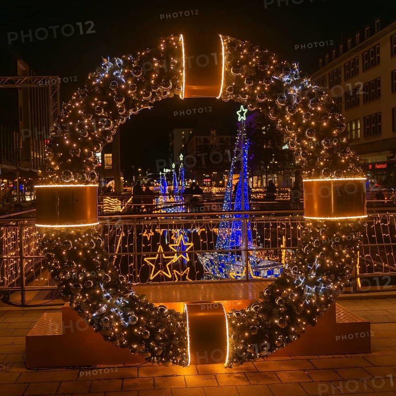 Christmas decoration in Kiel am Holstenfleet, Kleiner Kiel Canal, city center, Christmas, lighting, sparkle of lights, sailboats, stars, water reflection, advent wreath, lettering, evening, darkness, square format, Germany
